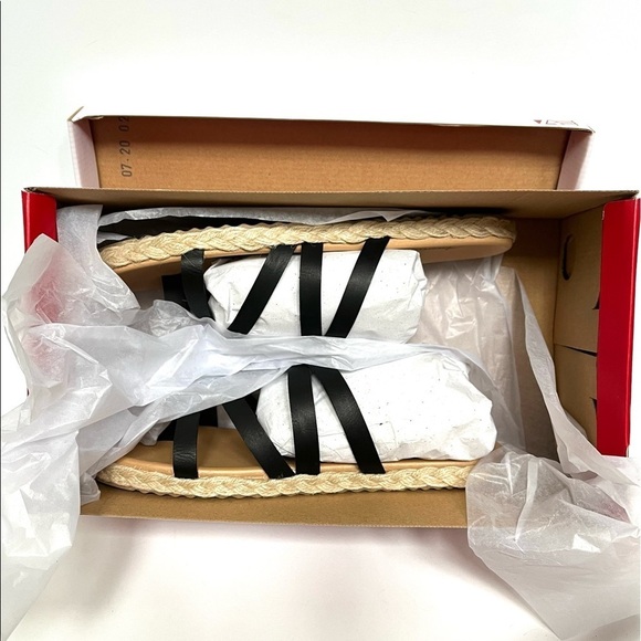 NWT American Eagle Payless Suri Sandal in Black, Size 9 - Picture 6 of 7